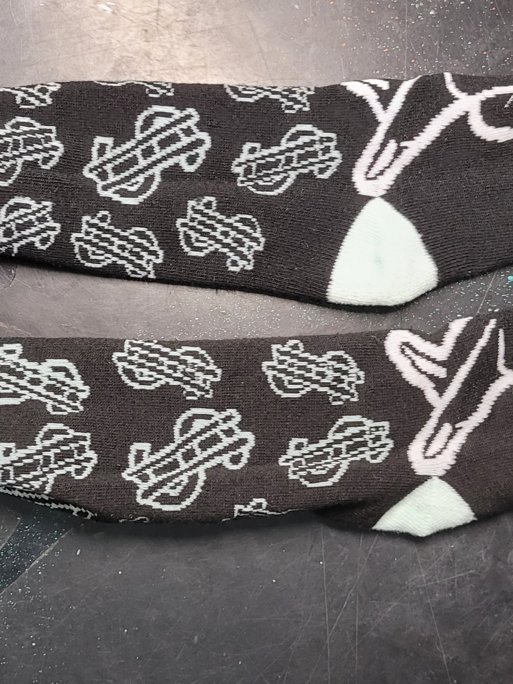 Men's Black & Mint Novelty Socks - Unbranded